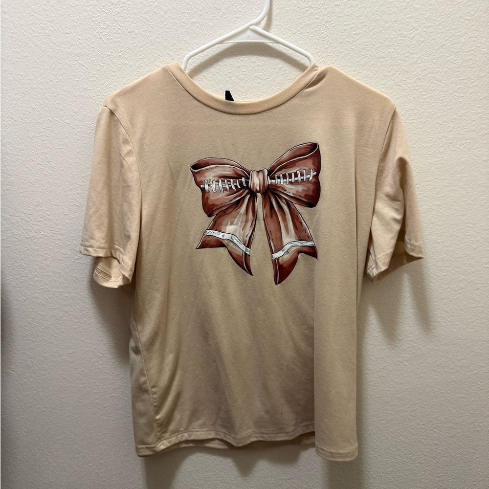 SHEIN Beige Short Sleeve Tee with Bow Design